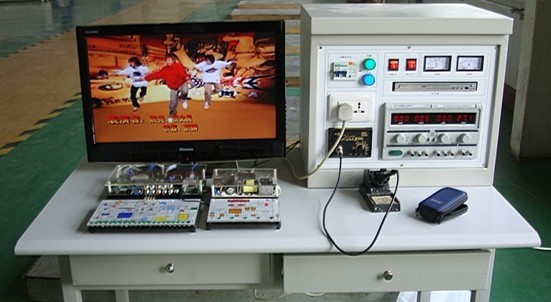 <b>LCD32液晶电视组装调试与维修技能实训台</b>